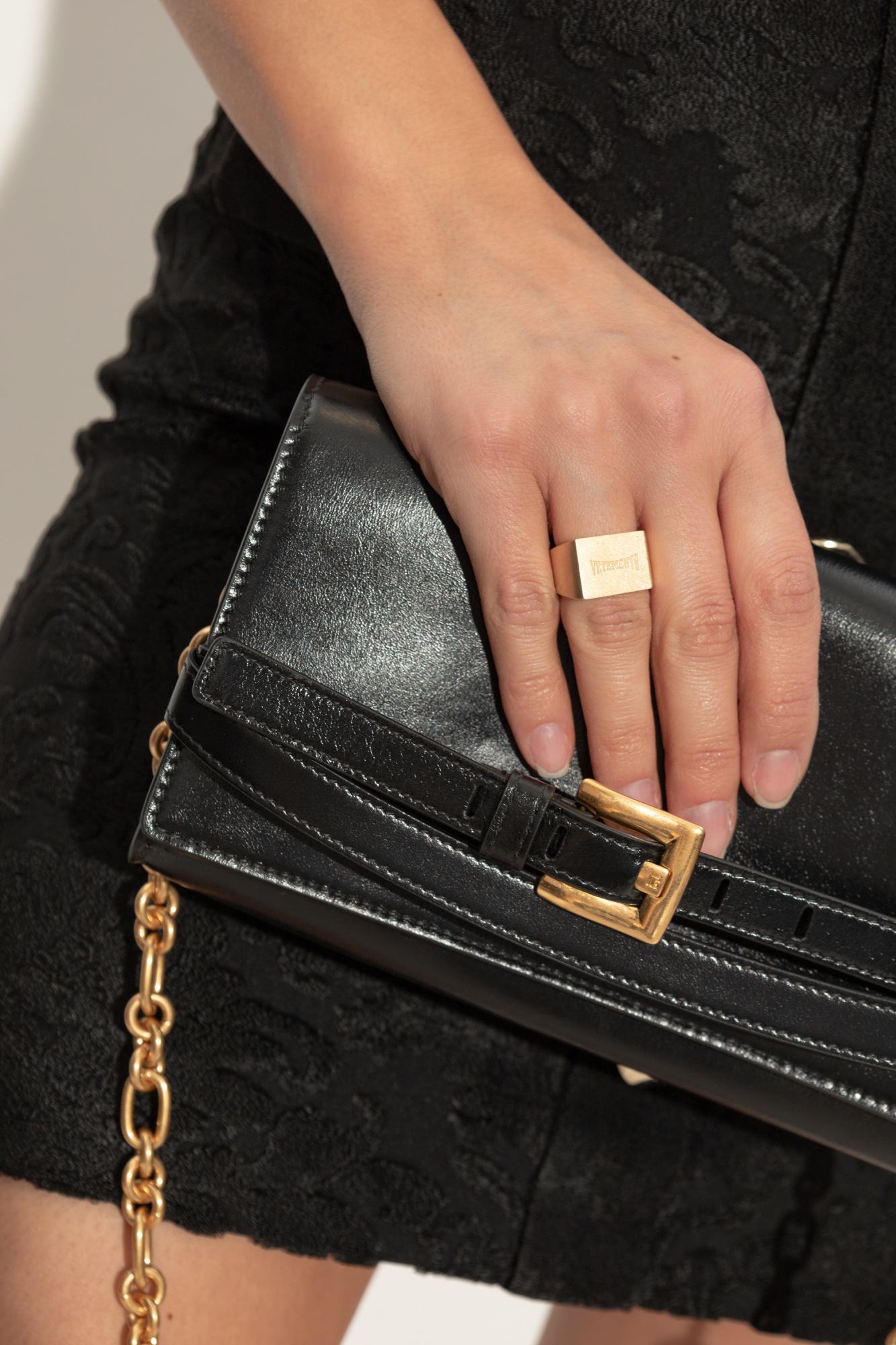 Gold Logo ring VETEMENTS - Vitkac France